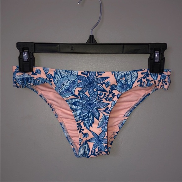 Xhilaration | Floral Triangle Bikini Set - Picture 3 of 4